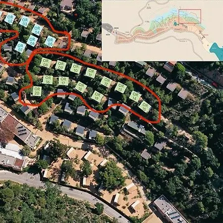 Cala Pola אתר קמפינג
