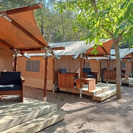 Cala Pola Кемпинг *