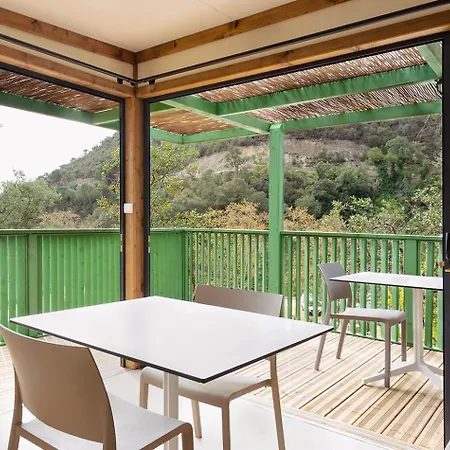 Cala Pola Кемпинг